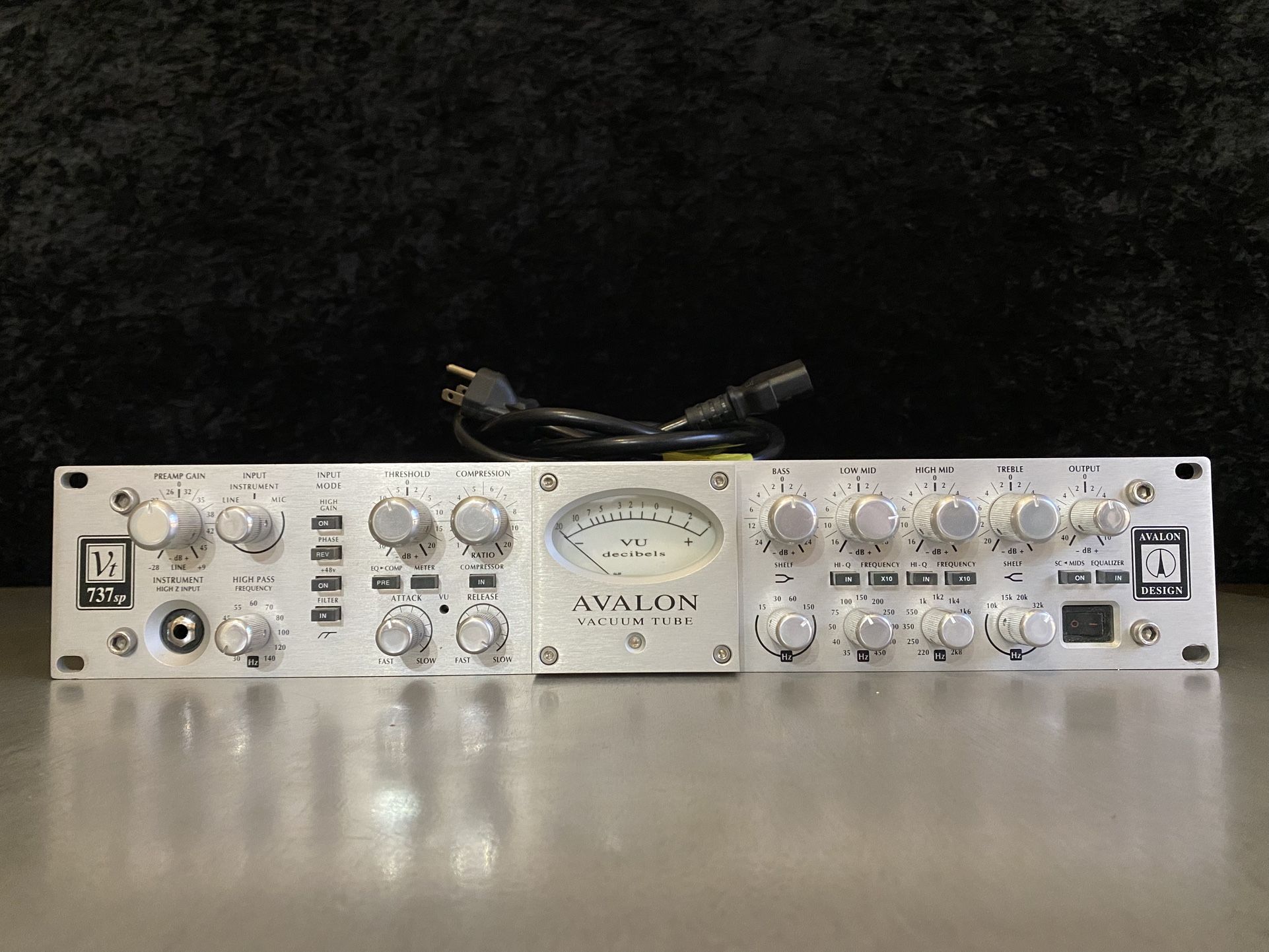 Avalon 737