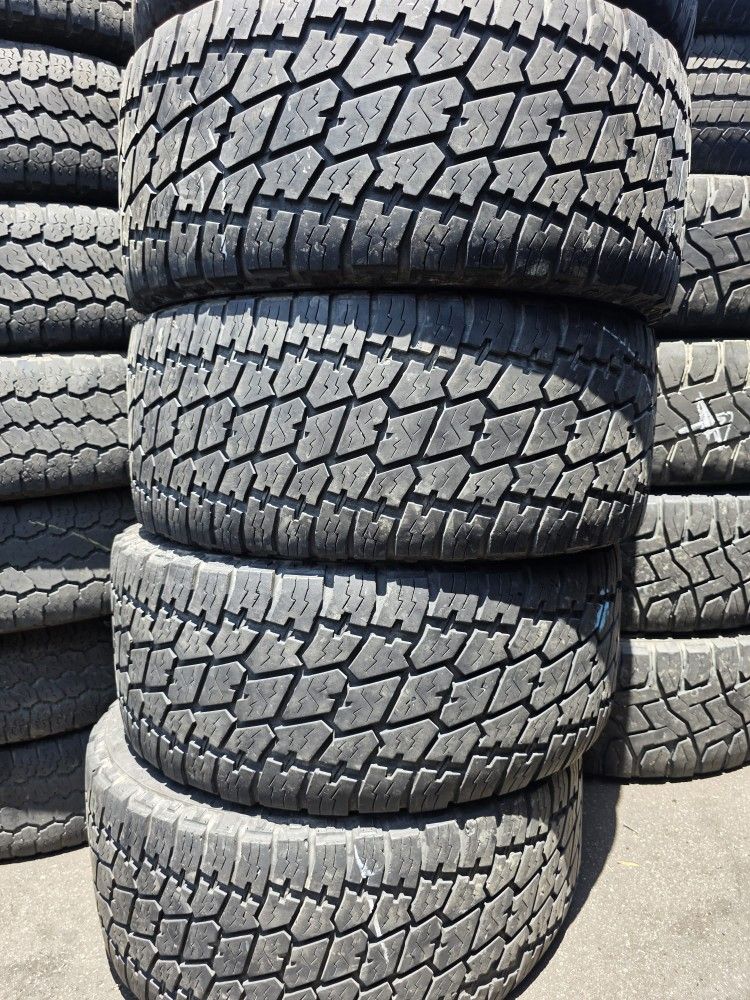325 60 18 Tires Con 80% De Vida Las 4 De La Marca NITTO