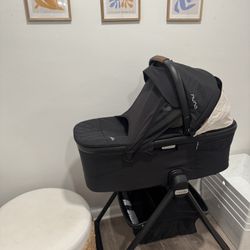 Nuna Bassinet 
