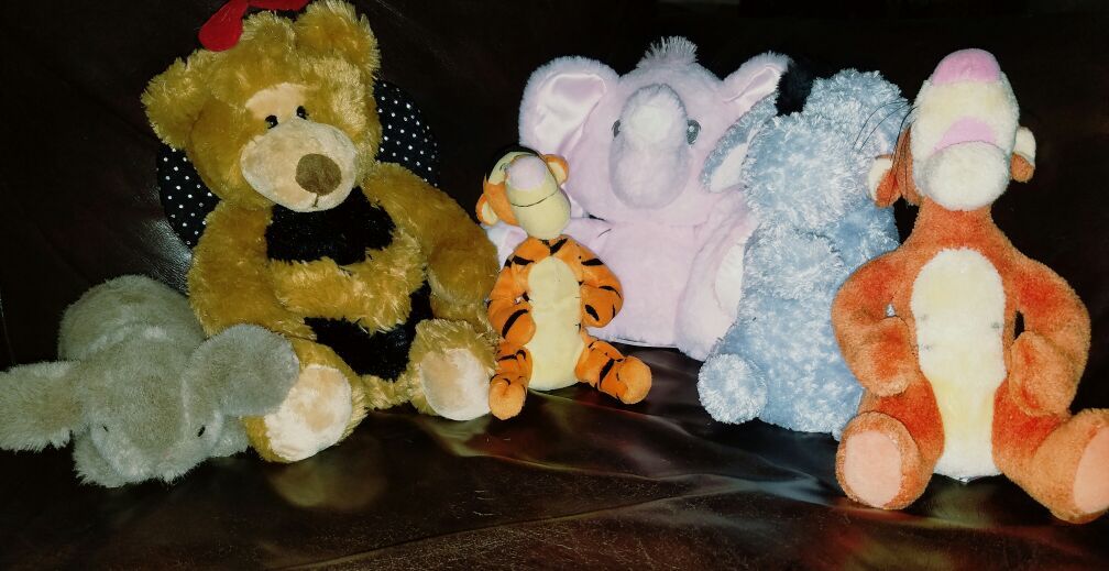 Lot of CLEAN Plushed toys