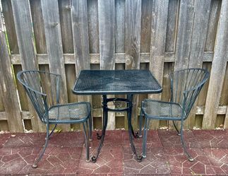 Bistro patio set Pinecrest chairs table
