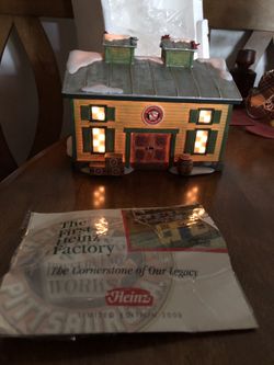 Lighted ceramic H.J. Heinz ceramic house from 2000