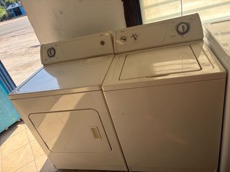 Whirlpool Washer and Dryer Set