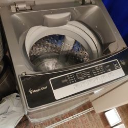 Magic Chef Large Capacity Washer And Light Dryer For Cleaning Clothes 