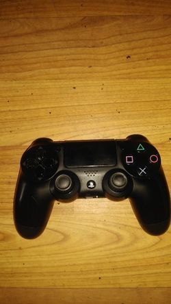 PS4 controller