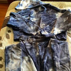 Two Piece Set