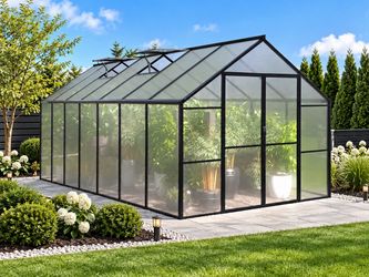 LARGE OUTDOOR POLYCARBONATE GREENHOUSE