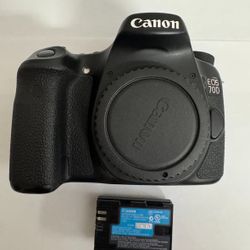 Canon EOS 70D 24.2MP Digital SLR DSLR Camera with Battery - FOR PARTS and Repair