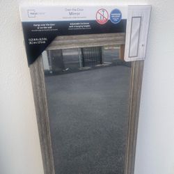 🪞 Mainstays Over-the-Door Mirror – Wooden Frame – New
