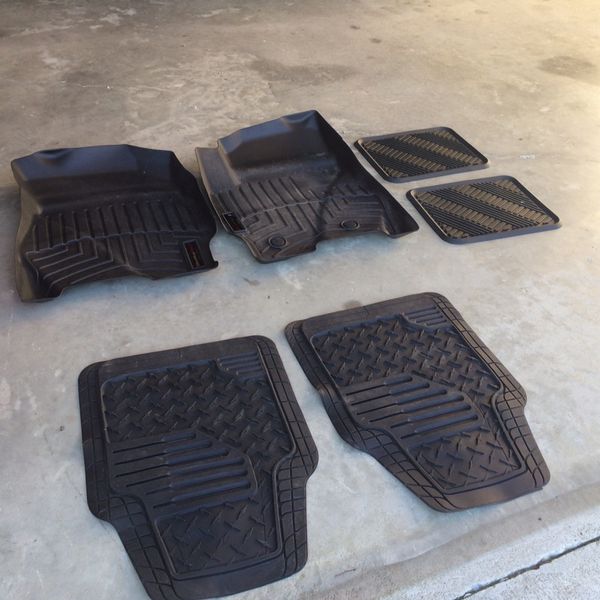 Floor Mats For A 2012 Ford Escape 50 For Sale In Greencastle In