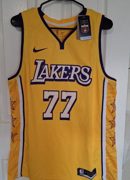 Luca Doncic Gold Lakers Jersey Size XL/52 NWT