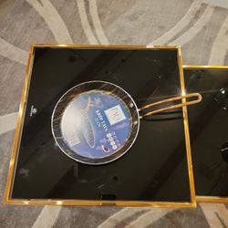 Crep pan with gold handle