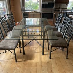 Glass Dining Tablw
