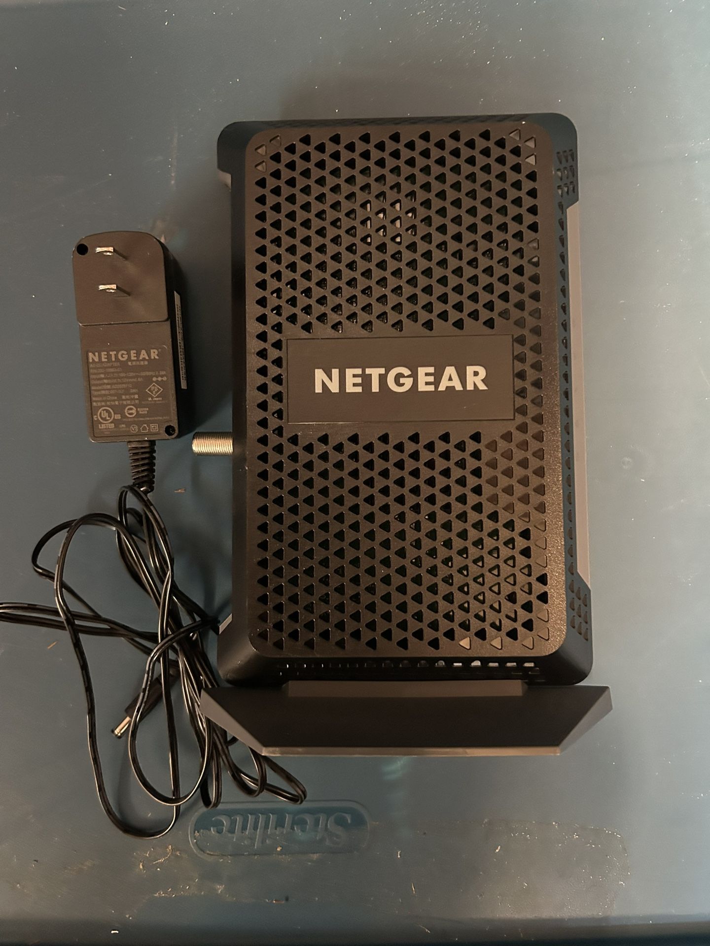 Netgear CM1000v2 Cable Modem – High-Speed DOCSIS 3.1