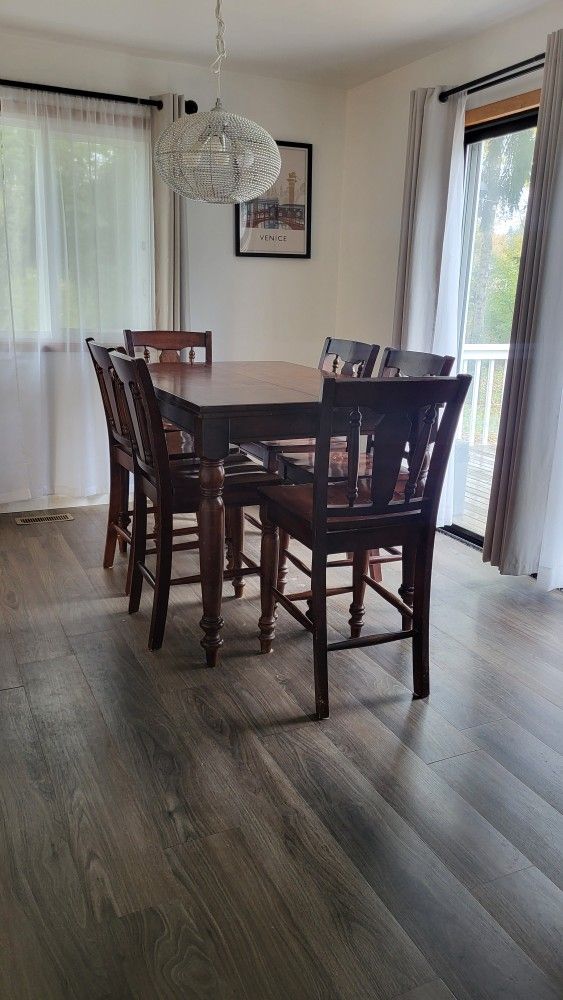 Free Dining Room Table (Bar Height)