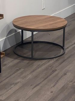 Modern Round Site/End Table With The Light Brown Mango Veneer Top 24" In Diameter and Metal Base H13.5"