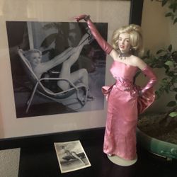 Vintage 1990 "MARILYN MONROE Porcelain Doll And Portrait 