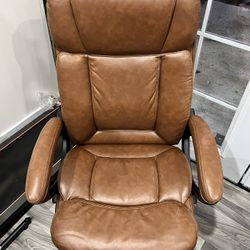 Serta Big & Tall Bonded Leather Chair - Barely Used/Mint Condition