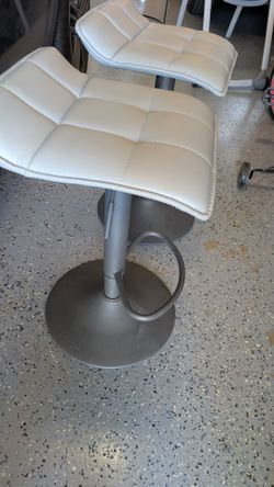 2 Bar Stools - Light Grey