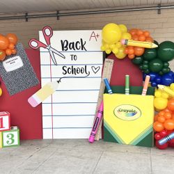 Back To School Balloon Backdrop