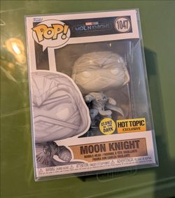 Moon Knight #1047 Hot Topic Exclusive (Glow in the Dark)