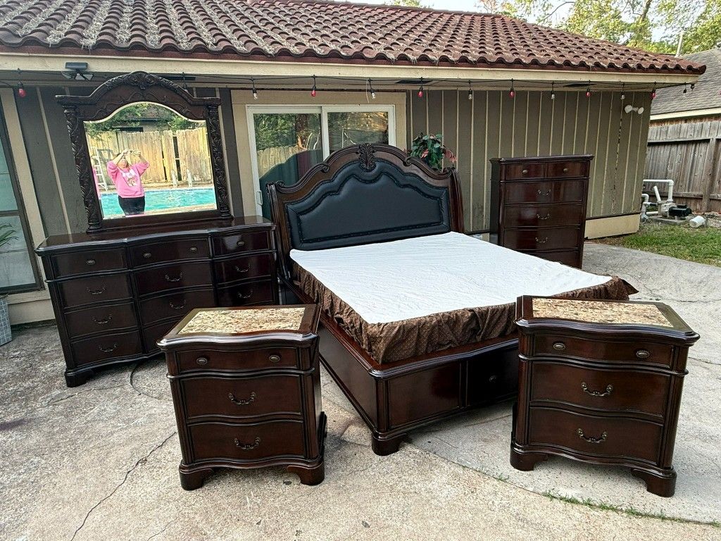 King Bedroom Set