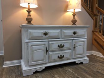 Vintage white dresser