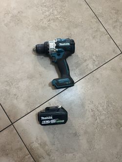 Makita Rotohammer Drill With Battery