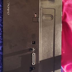 Lenovo Thinkpad Pro Docking Station 40A100Lenovo Thinkpad Pro Docking Station 40A10090US with 90w AC Adapter90US
