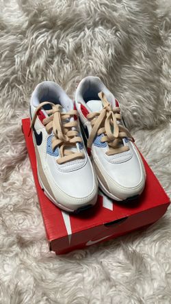 NIKE AIR MAX Brand new in box kids. Size  3y