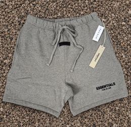 Grey essential short
