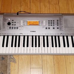 Yamaha Keyboard And Stand