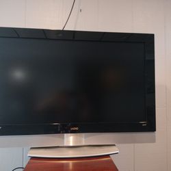 Vizio 42" LCD TV