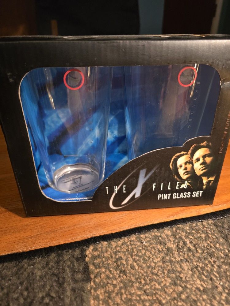 X-Files I Want To Believe Pint Glass Set