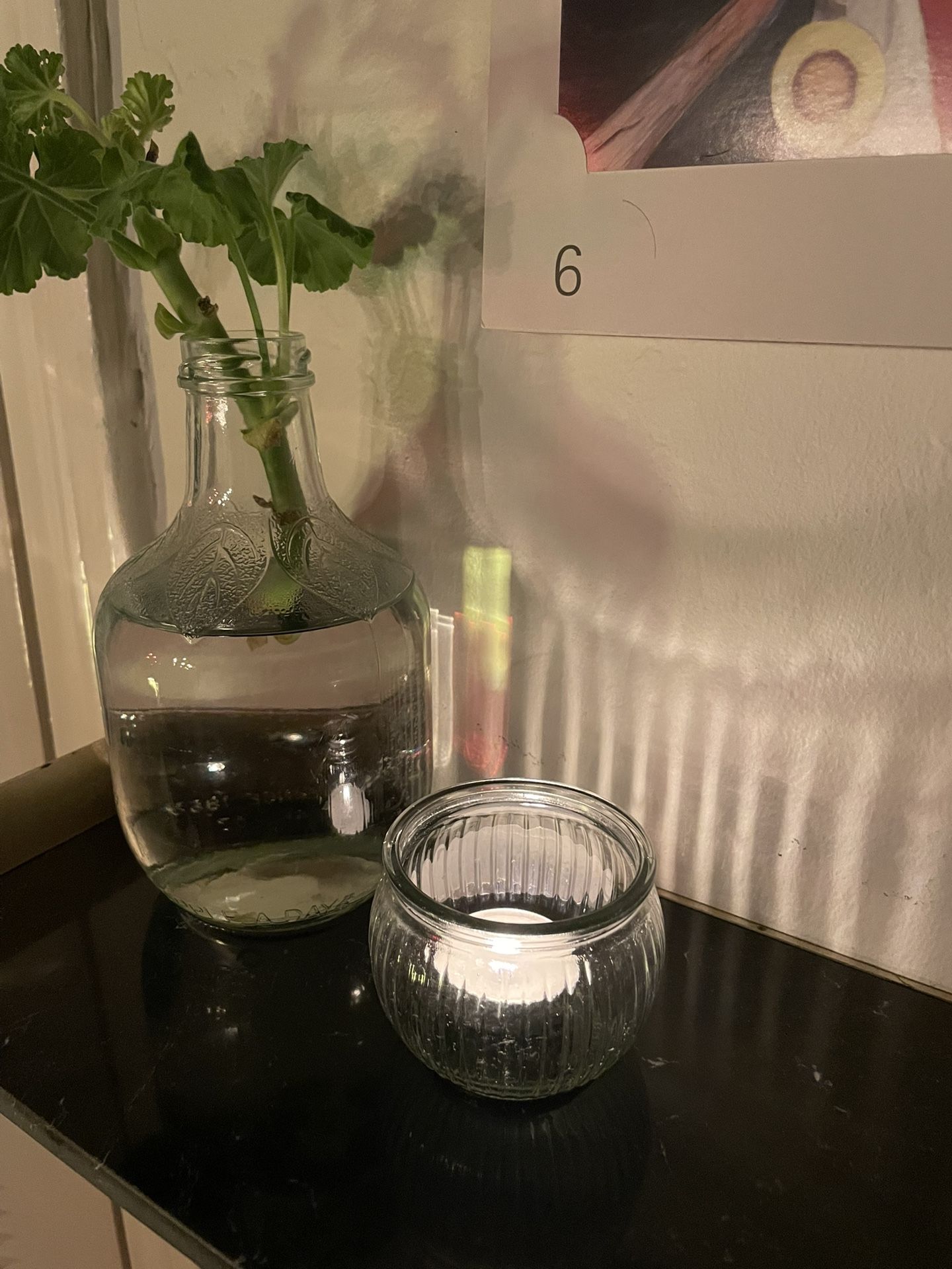 GLASS RIBBED CANDLE HOLDER