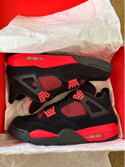 Jordan• 4 Retro in Black, Multicolor
