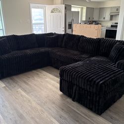 New in Box Pull-out bed Fluffy Sectional couch $10DOWN