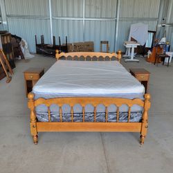 Beautiful Solid Wood Vintage Full Size Bed With Matching Nightstands 