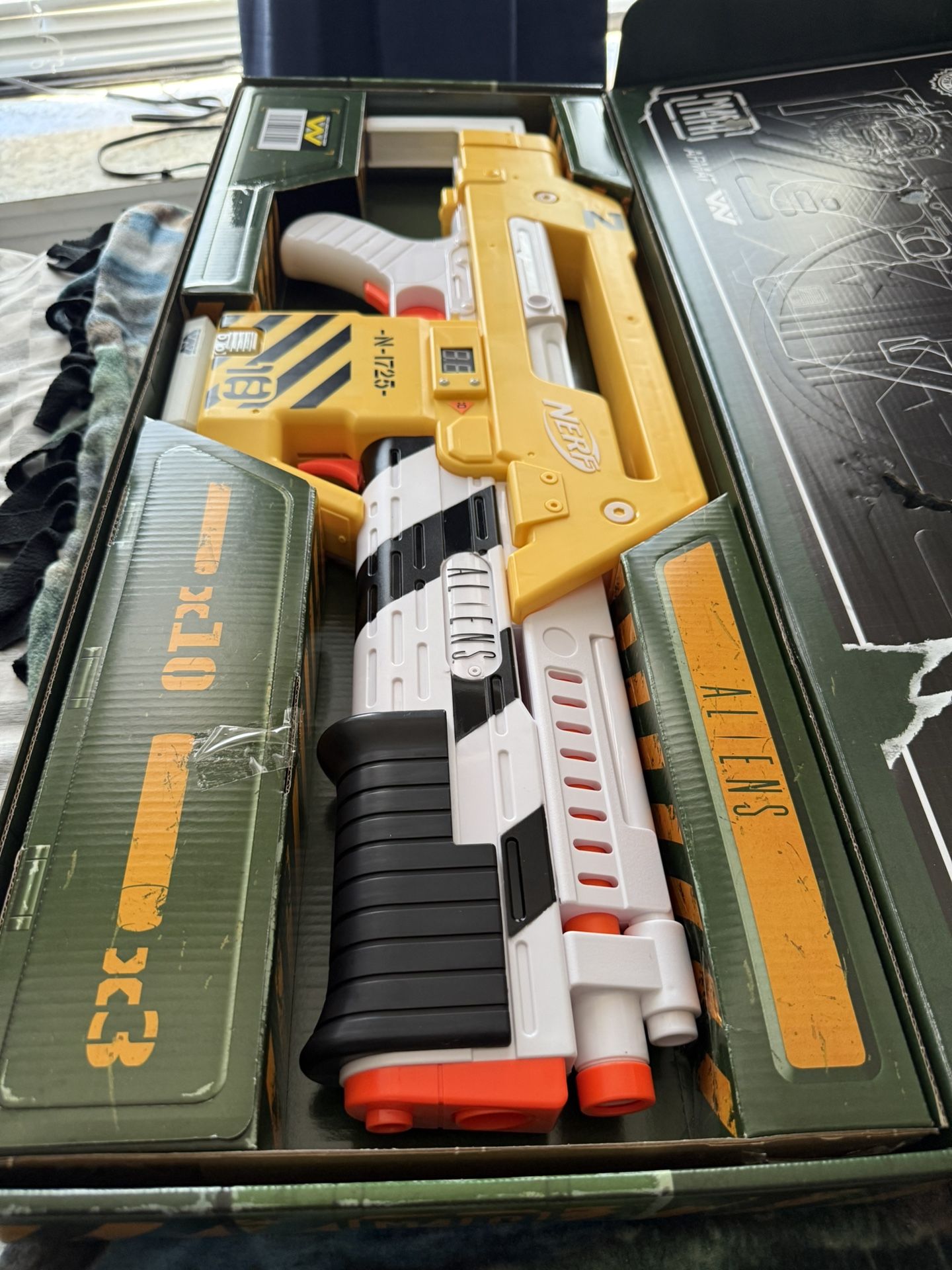 Nerf LMTD Aliens M41-A Pulse Rifle Blaster Brand New W/Original Box