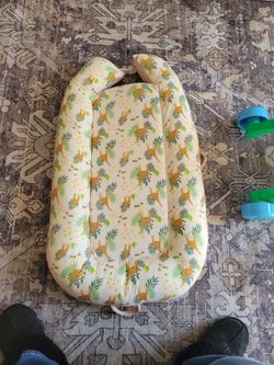 Co-sleeping pillow
