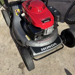 Honda HRC 216 Commercial Mower