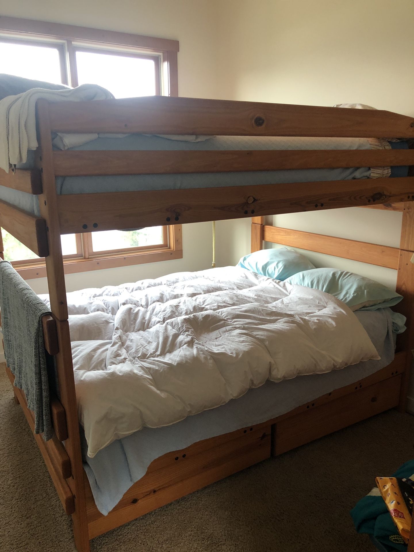 Queen bunk bed