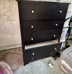 Dresser (IKEA)