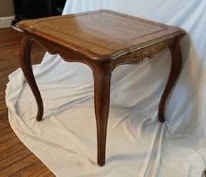 Warm Honey Brown Wood Grain Finish End Table
