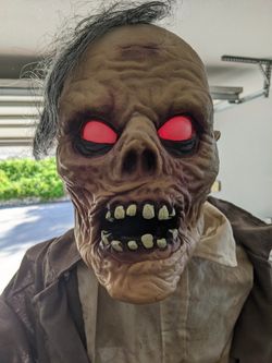 6ft Halloween Animatronic Zombie