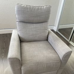 Da Vinci Gabby 360 Swivel Glider Nursery Chair