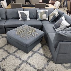 Nice 7 piece modular sectional