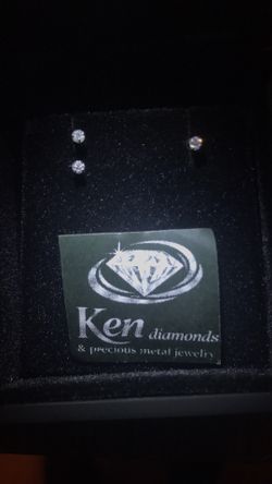Custom 2mm VVS1 Lab Grown Diamond Nose Ring Stud On Titanium
