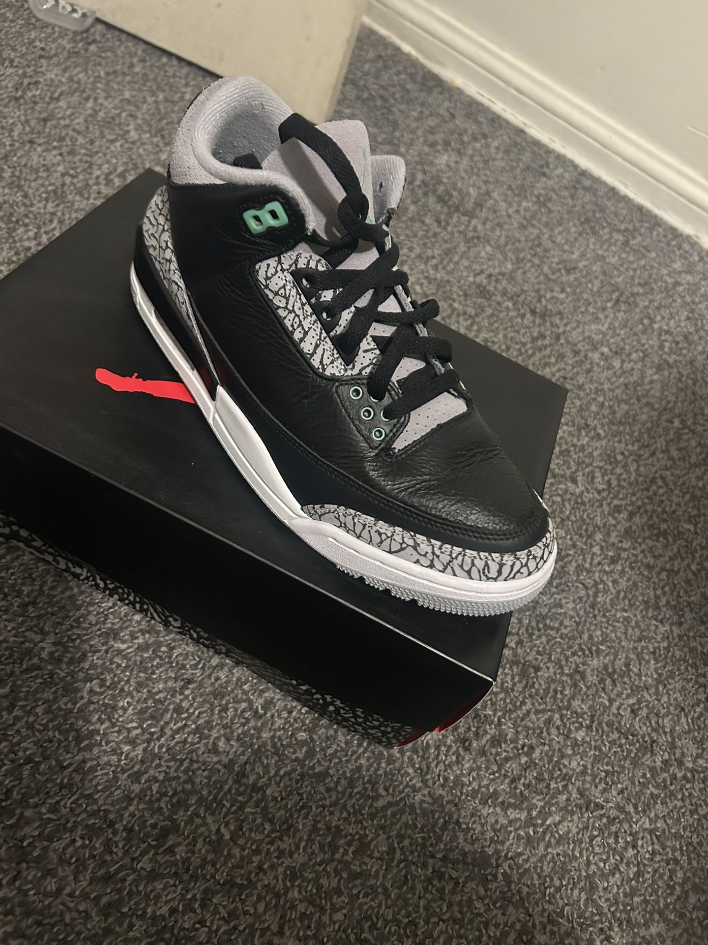 Men Retro 3s Size 8.5
