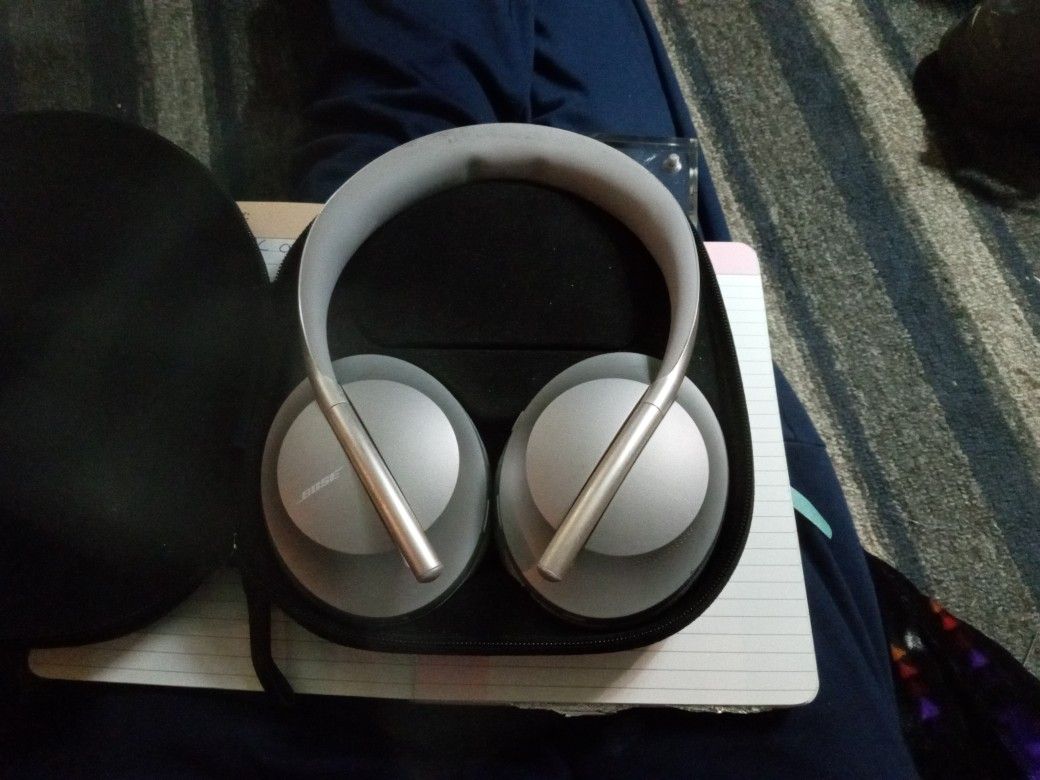 Bose 700 Noise Canceling Wireless